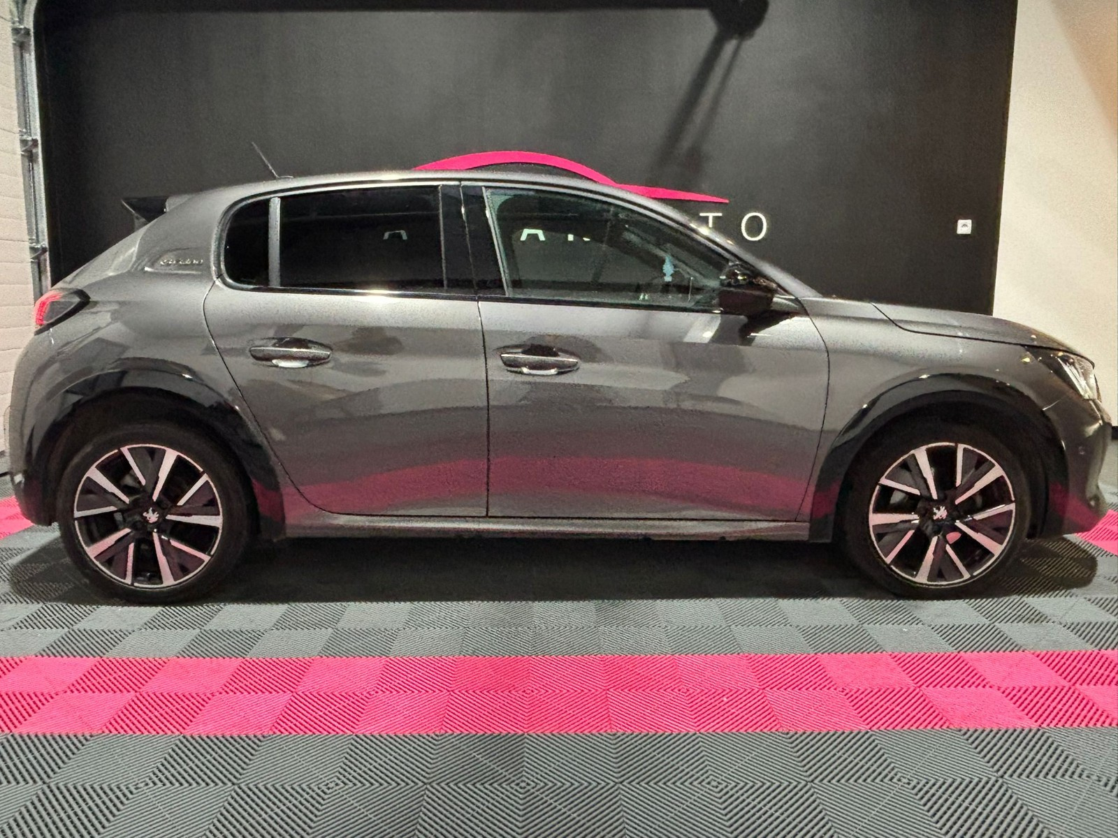 PEUGEOT 208 100 S&S EAT8 GT Line * Suivi complet